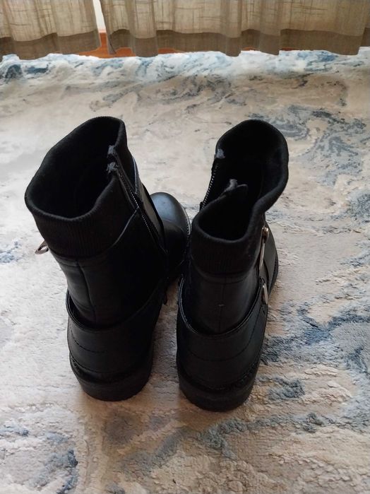 Botas baixas em preto