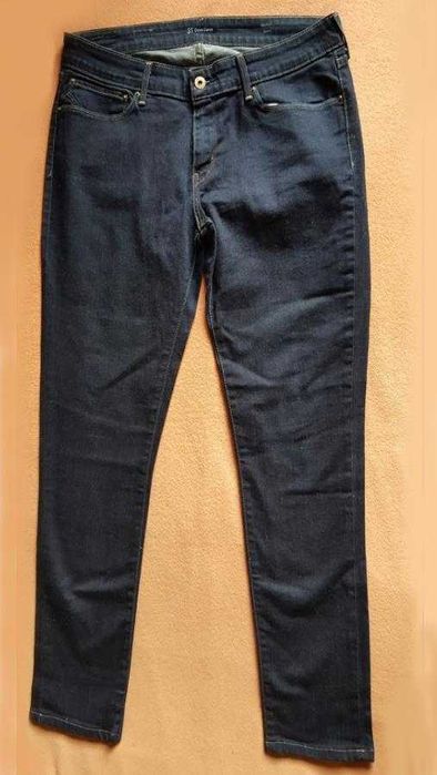 Levis 31 Demi Curve W31  L32