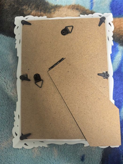 Biała ramka na zdjęcia 10x15
