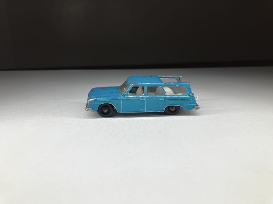 No 42 - Studebaker Lark Wagonaire - Matchbox Lesney