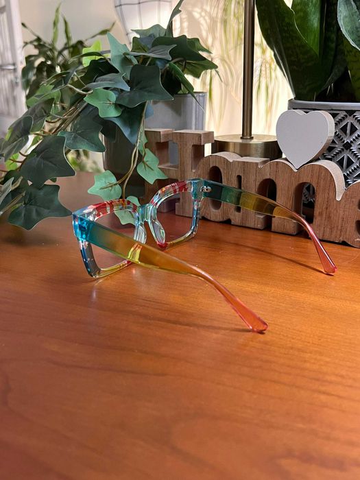 Óculos femininos coloridos