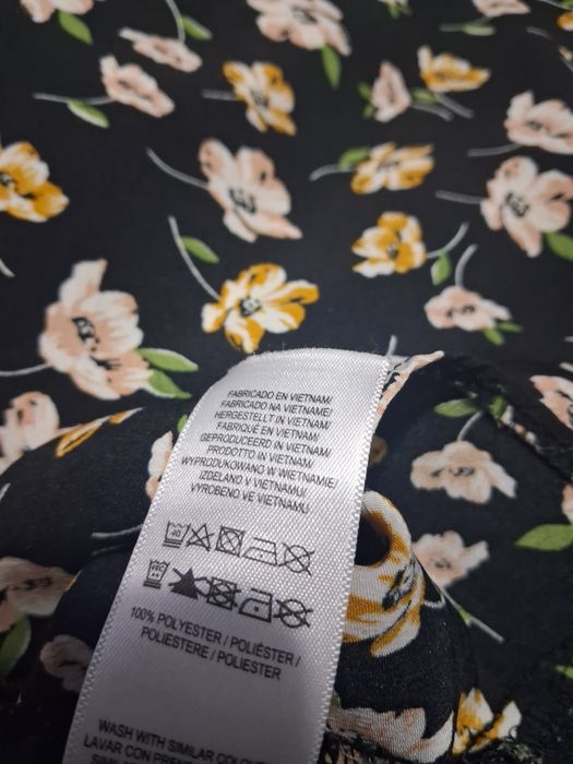 Śliczna sukienka r 48