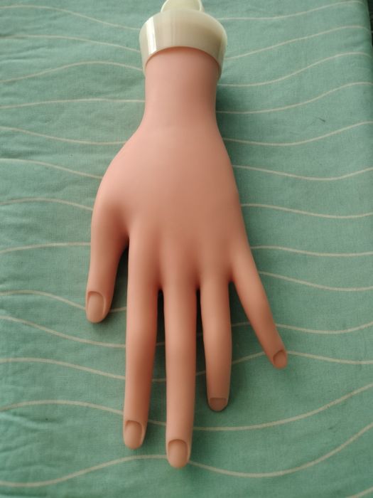 Mão de treino nail art