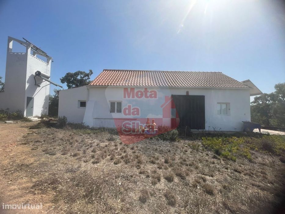 Quinta com habitação em São Francisco da Serra