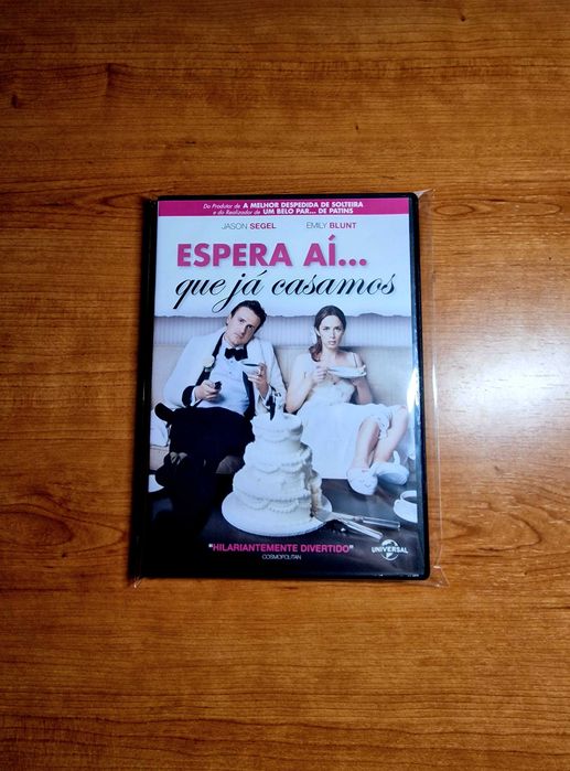 ESPERA AÍ... QUE JÁ CASAMOS (Jason Segel/Emily Blunt/Chris Pratt) NOVO