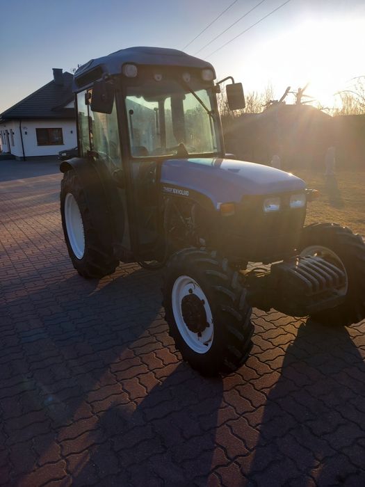 New Holland TN 80 F sadowniczy ogrodniczy sadownik  brutto