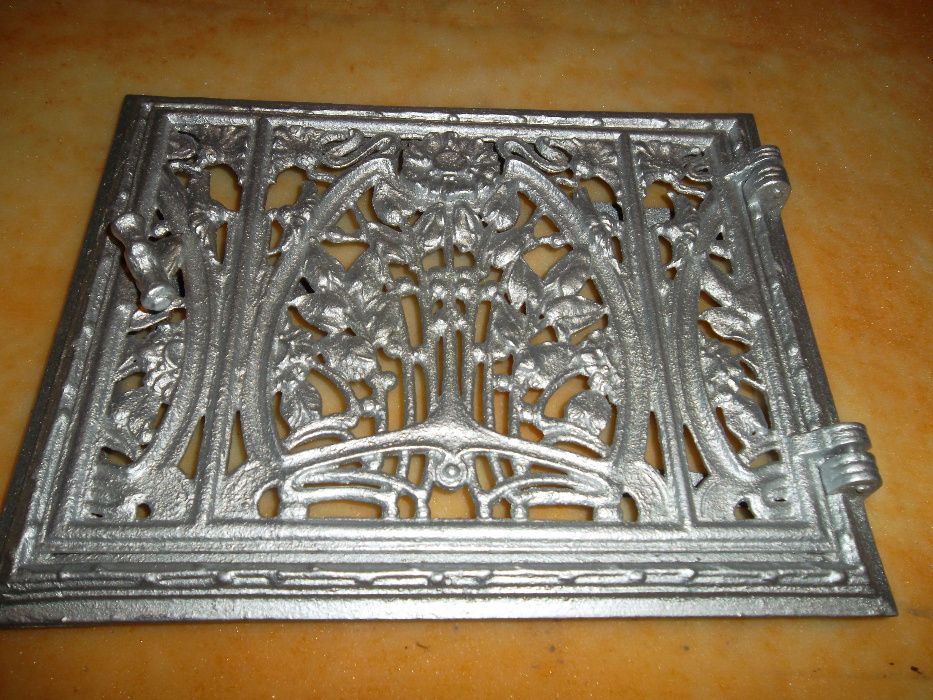 Żeliwna kratka z pieca -orginał