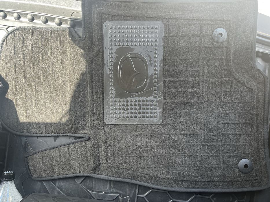 Продам коврики на мазду 3 - 18год