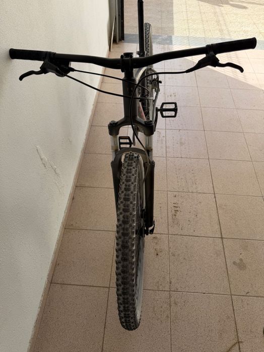 Trek Marlin 5 (2025) – Estado quase novo