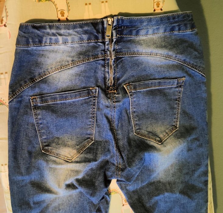 Nowe jeansy rozm 34