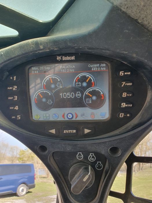 Bobcat t 740 мінінавантажувач