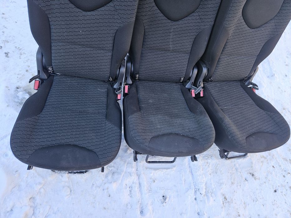 Сидение трансформер Peugeot 308. Задний ряд.