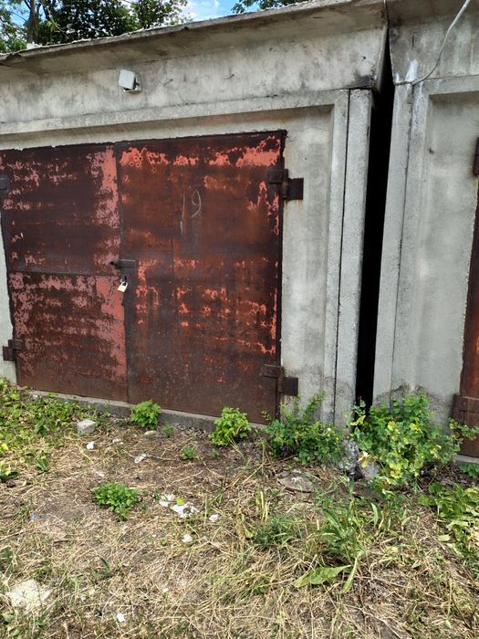 Продам гаражи .Кооператив Лада.