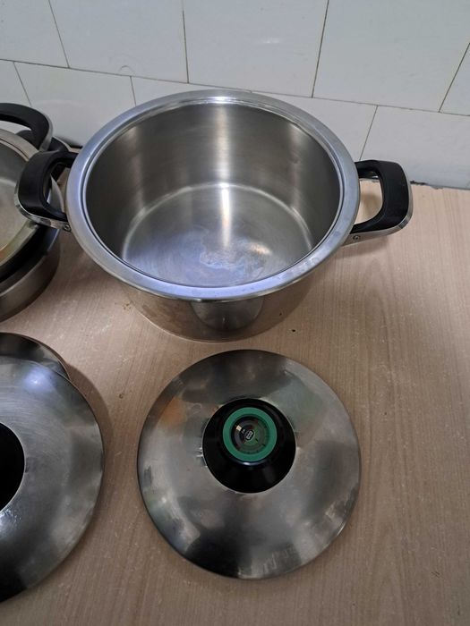 Conjunto de tachos em aço inoxidável AMC