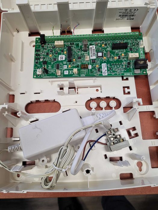 Centrala alarmowa RISCO z manipulatorami