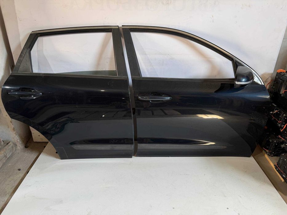 Двері Kia Niro колір B4U кіа киа ниро ніро ев дверь двери