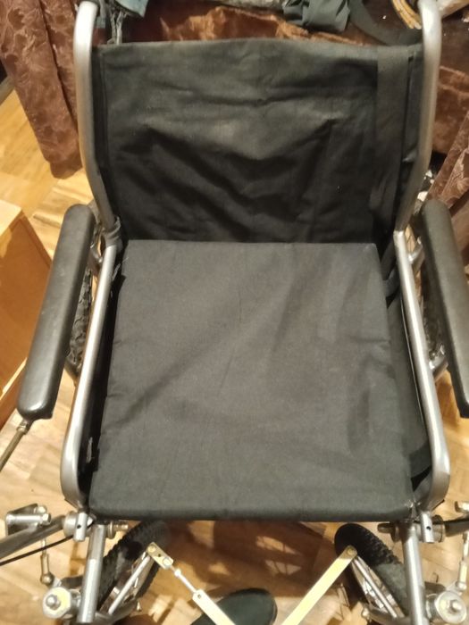 Продаю уличную коляску