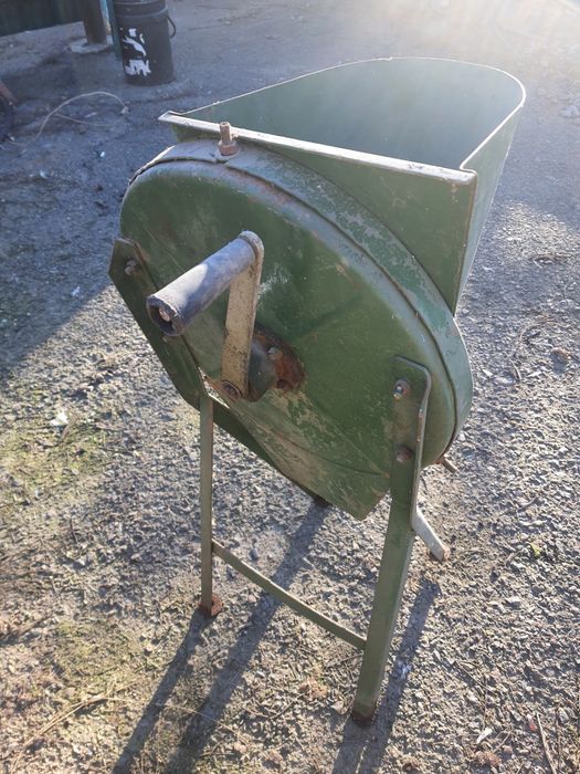 Корморізка в гарному стані