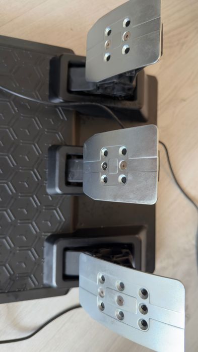 Kierownica Thrustmaster T248 z pedałami do Xbox Series X/S, Xbox One, PC + Thrustmaster TH8S Shifter Add-On