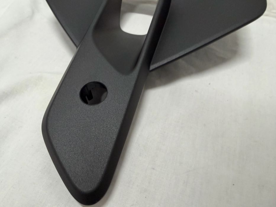 Kratka Halogenu Prawy Przód VOLVO XC40 23r.- EX40 25r.-NOWA CZARNY MAT