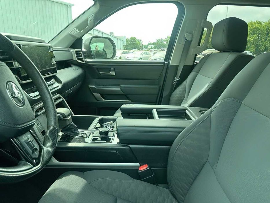 Toyota Tundra      2022