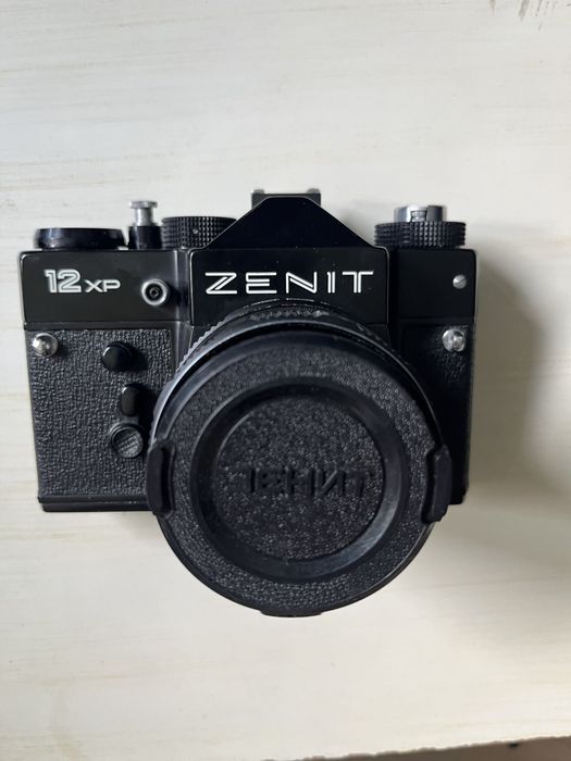 Sprzedam sprawny w dobrym stanie aparat ZENIT 12XP