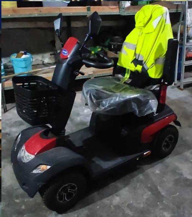 Cadeira de Rodas Elétrica (Scooter Comet Pro Vermelha)