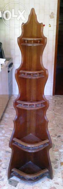 Cantoneira de entrada em mogno