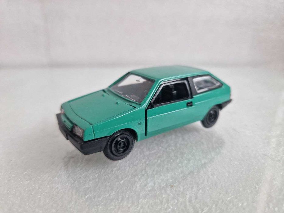 ВАЗ 2108 зубило восьмерка, модель коллекционная 1:43 сделано в СССР