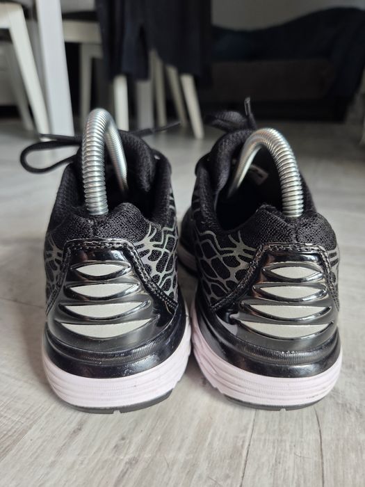 Diadora Mythos Blushield Fly 2