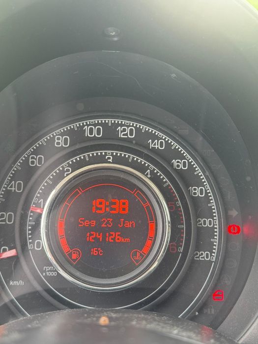 Fiat 500 branco 1.3 gasóleo
