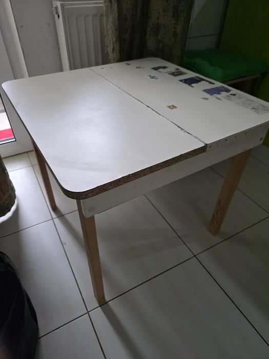 Дитячий столик  + 2 кріселка