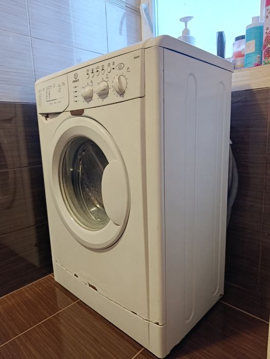 Пральна машина Indesit WISL 105 (на запчастини або відновлення)