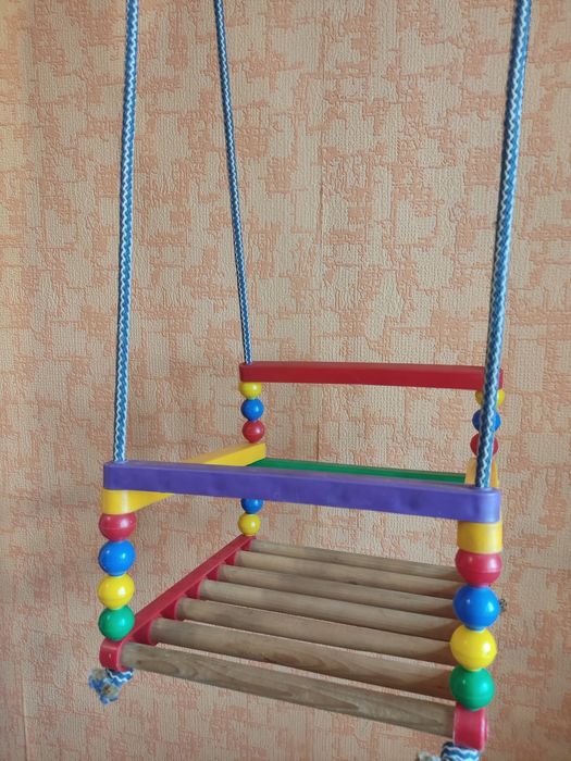 Гойдалка дитяча підвисна закрита зі спинкою (Качели детские)