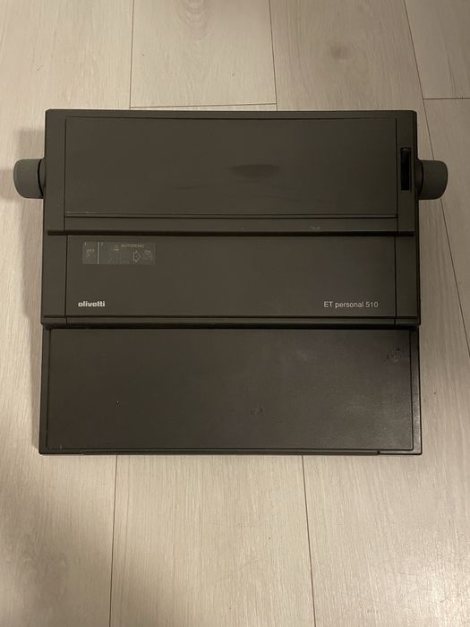 Máquina de Escrever Eléctrica Olivetti ET 510