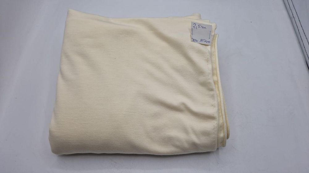 Dzianina ecru kupon 2,50 m.x 150 cm.