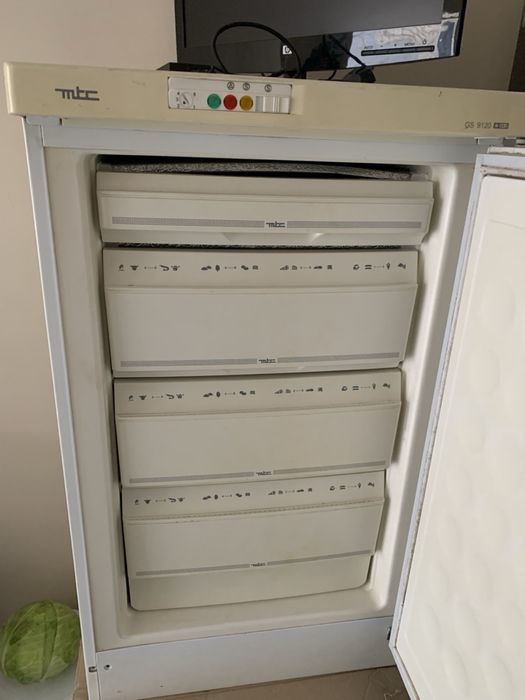 Морозильна камера на 4 шухляди