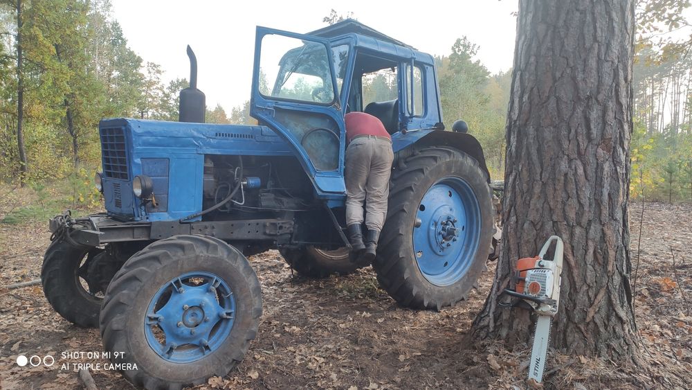 Продам трактори МТЗ-82 та МТЗ-80 з лісовими захватами (з документами)