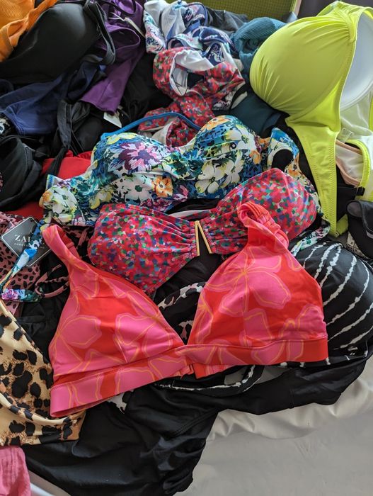 Paczka ok 60 sztuk kostiumów kąpielowych