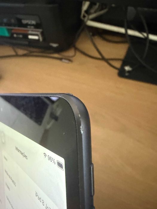 iPad 8.ª geração 32 GB Wi-Fi + Apple Pencil 1 + capa