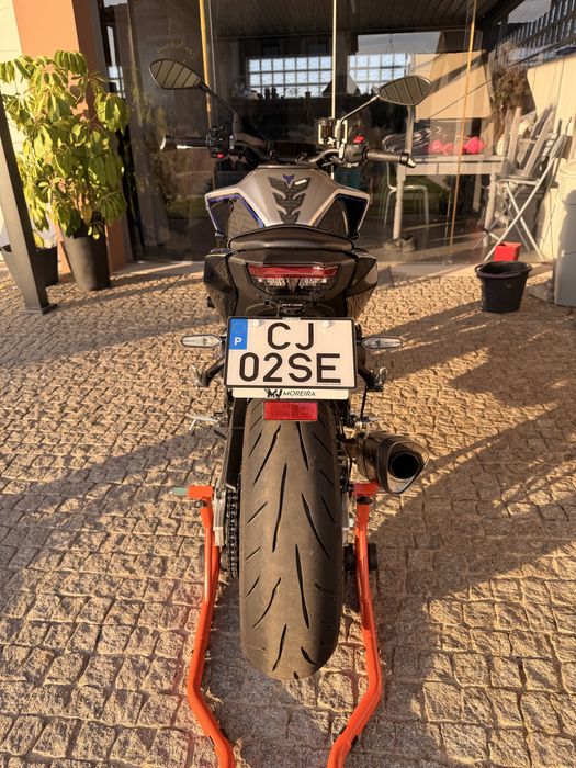 Yamaha MT-09 SP + Pack Sport Plus + Akrapovic Race line (35kw)