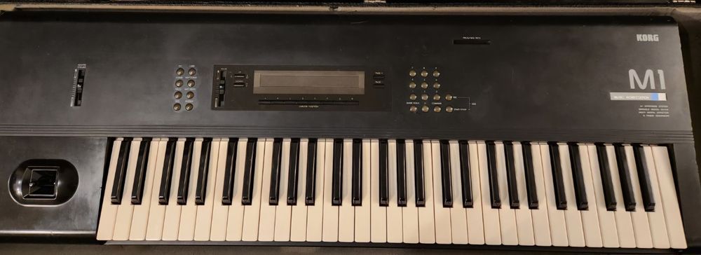 Instrument klawiszowy Korg M1