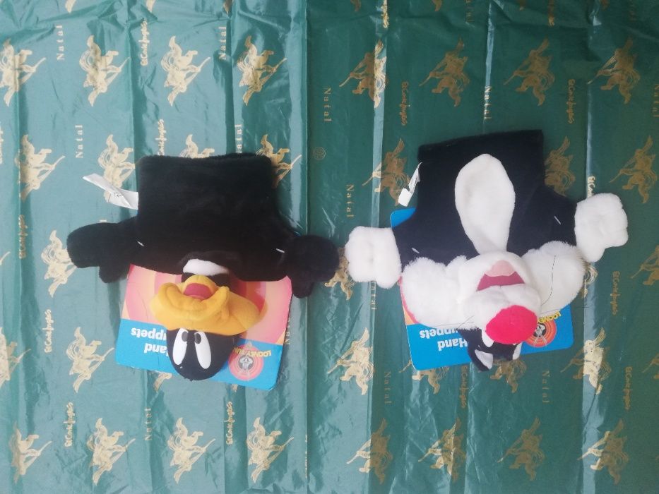Vários Peluches NOVOS Looney Tunes, Sad Sam, Garfield, Winnie The Poo