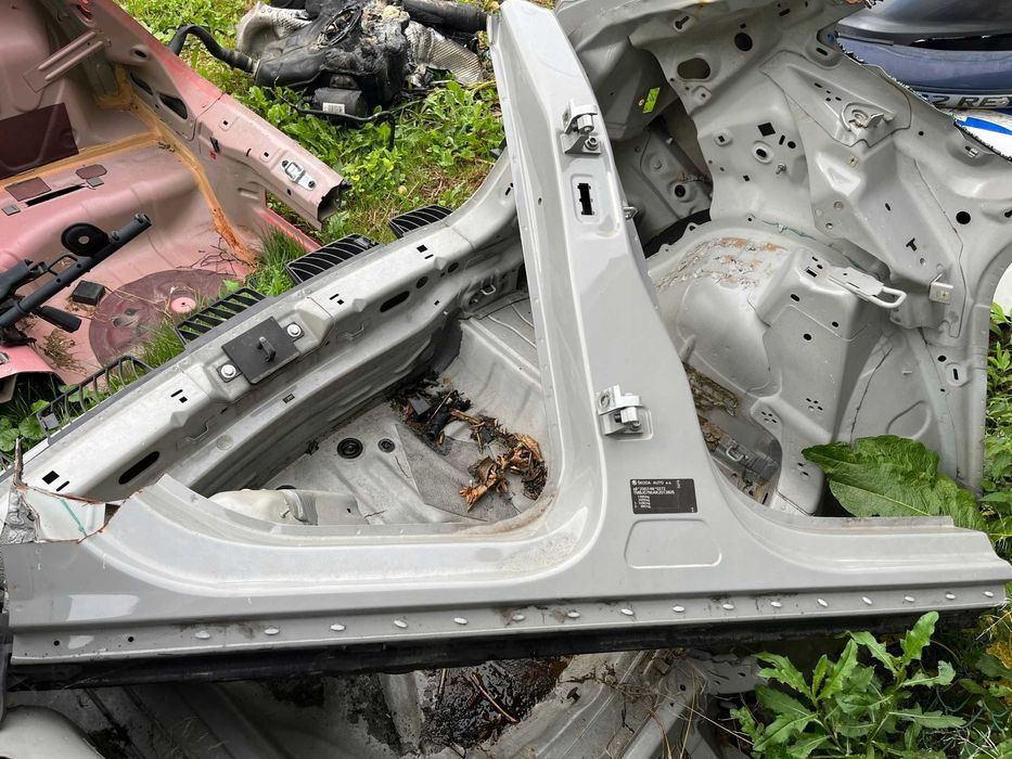 Четверть крыло ланжерон Skoda Karoq разборка