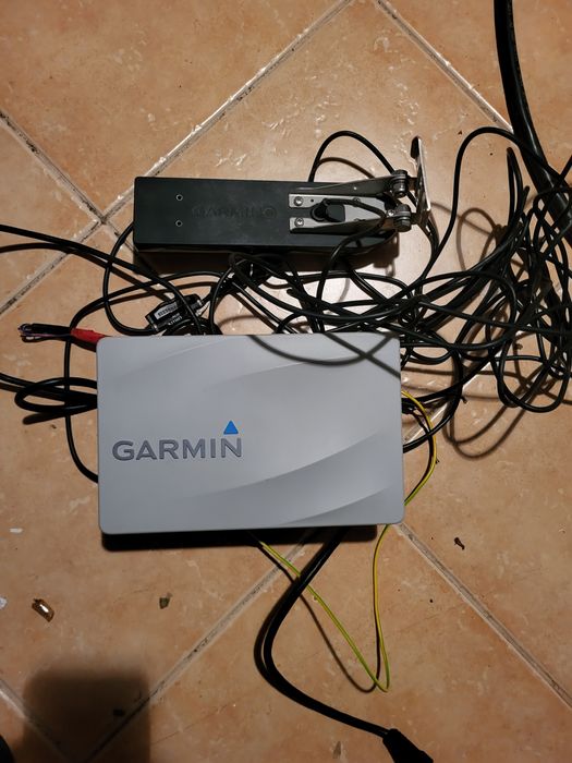 Echosonda Garmin GPSMAP 722 xs Plus sonda dotykowa do lodki  plus sonar