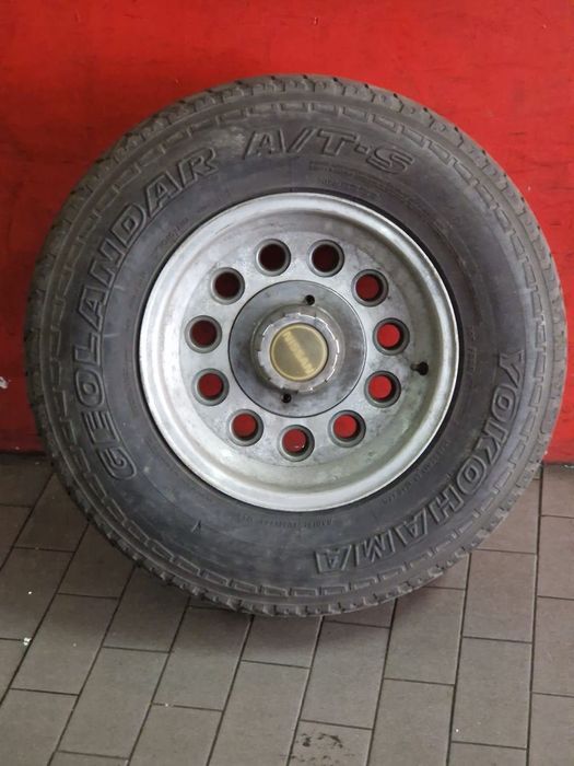 Jantes 15 Universais - Jeep Toyota furação 6x139.7 furo central 106.1