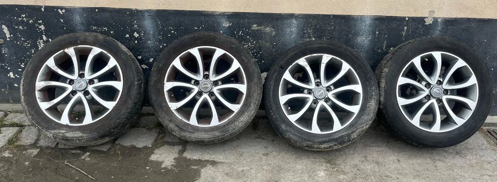Jantes Nissan Juke 215/55R17