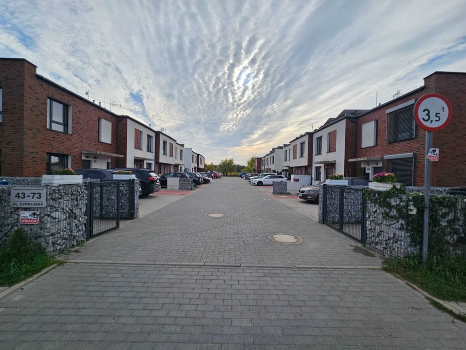 Dom szeregowy -Wrocław Brochów