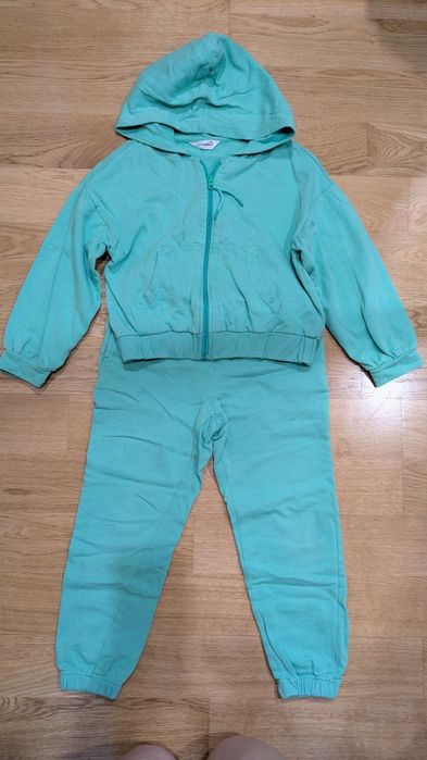 Dres bluza i spodnie Coccodrillo rozm. 134