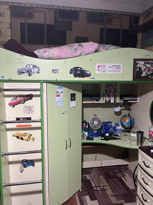 Продам кровать чердак.